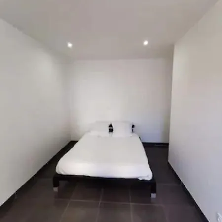 Le Qg Apartment